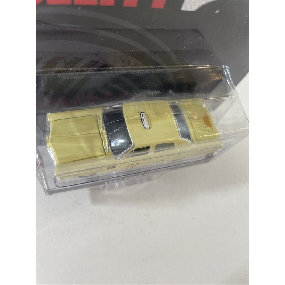 1:64 2015 Greenlight Hollywood Steve McQueen Bullitt 1967 Ford Sunshine Cabs - Picture 4 of 4